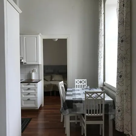 1 Apartment *