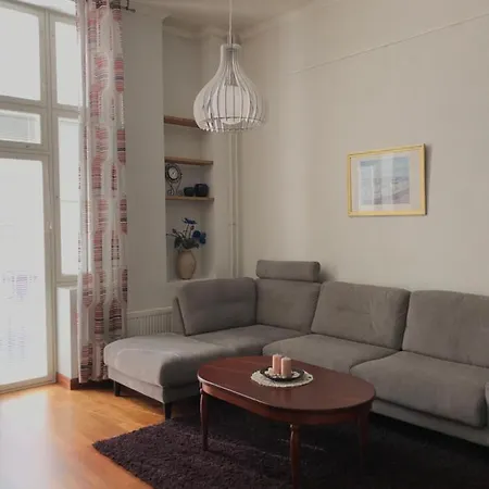1 Apartment *