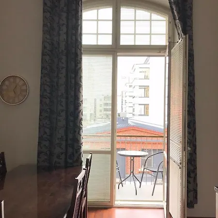 1 Apartment *